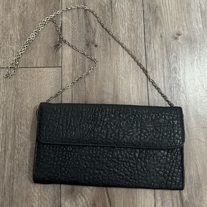 NWOT | Street Level | Crossbody Chain Hand Bag | 11”x6”x1”